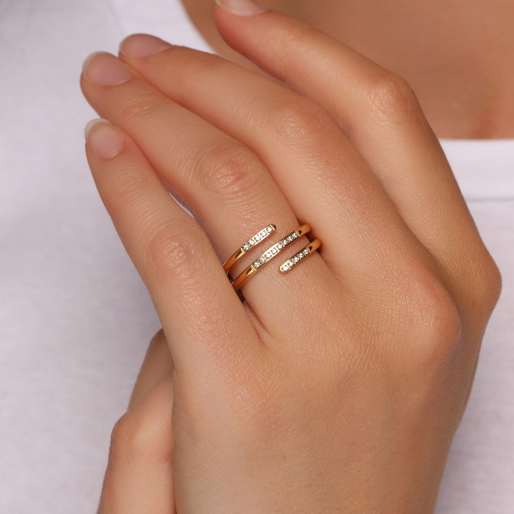 Ring mit drei Reihen gold Zirkonia Steinchen