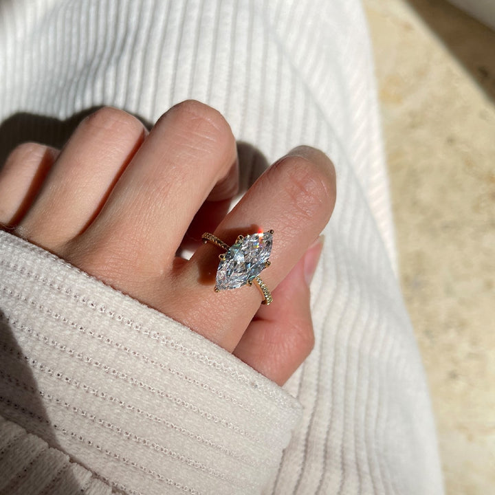 Vergoldeter Ring aus 925Silber mit Zirkoniasteine