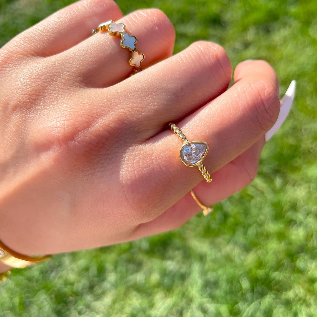 verstellebarer Ring vergoldet schmal elegant zirkonia Stein