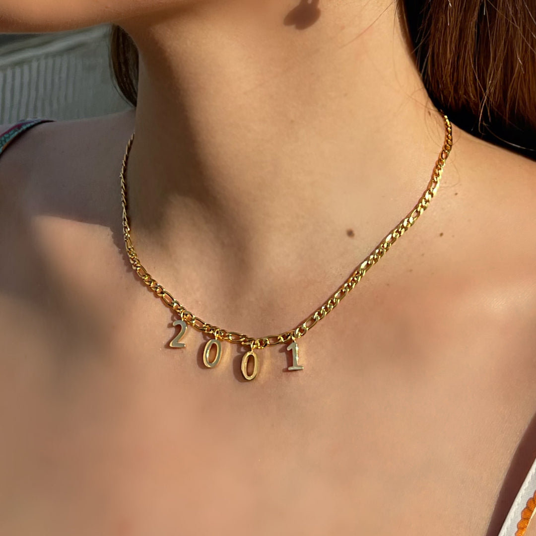 Jahreszahl Kette personalisiert 18K vergoldet wasserfest