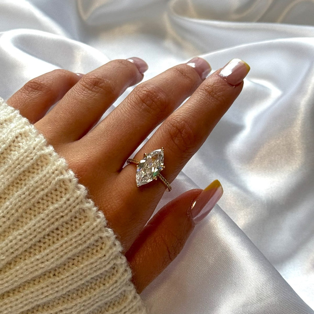 Vergoldeter Ring aus Echtsilber mit Zirkoniastein
