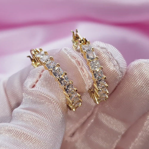 Cristallo Ohrringe in Gold mit Zirkonia Creolen nickelfrei